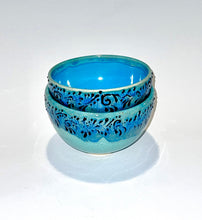 Load image into Gallery viewer, Aquamarine Slip Trailed Bowl
