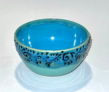 Load image into Gallery viewer, Aquamarine Slip Trailed Bowl
