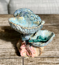 Load image into Gallery viewer, Handmade Pottery Sea Sculpture S&amp;P Server