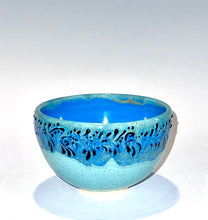 Load image into Gallery viewer, Aquamarine Slip Trailed Bowl